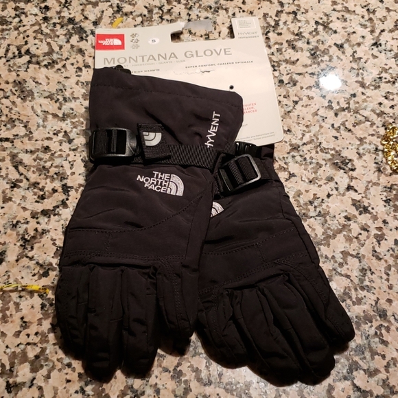 The North Face Other - Youth girls North face winter gloves NWT